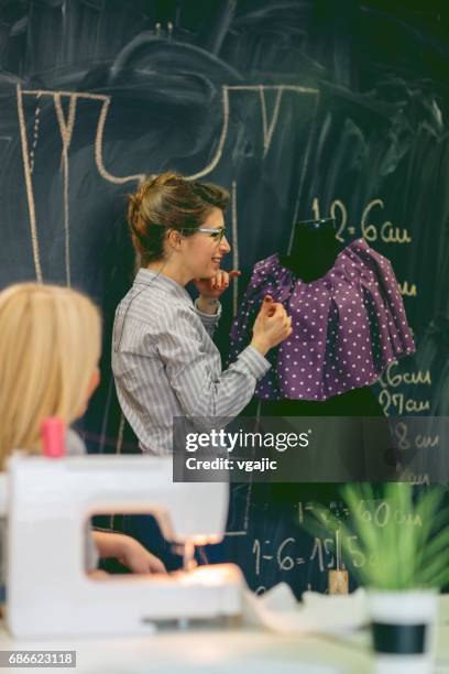 sömnad klass - träslag bildbanksfoton och bilder