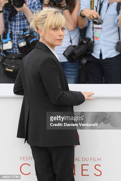 Actress Marina Fois attends the "L'Atelier" photocall during the 70th annual Cannes Film Festival at Palais des Festivals on May 22, 2017 in Cannes,...