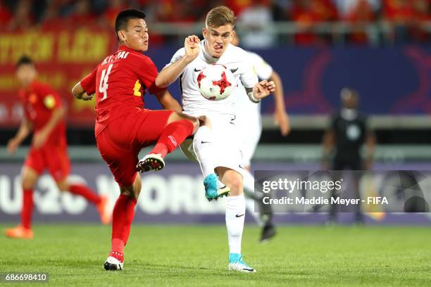 Myer Bevan of New Zealand and Tan Tai Ho of Vietnam battle for control of the ball during the FIFA U-20 World Cup Korea Republic 2017 group E match...