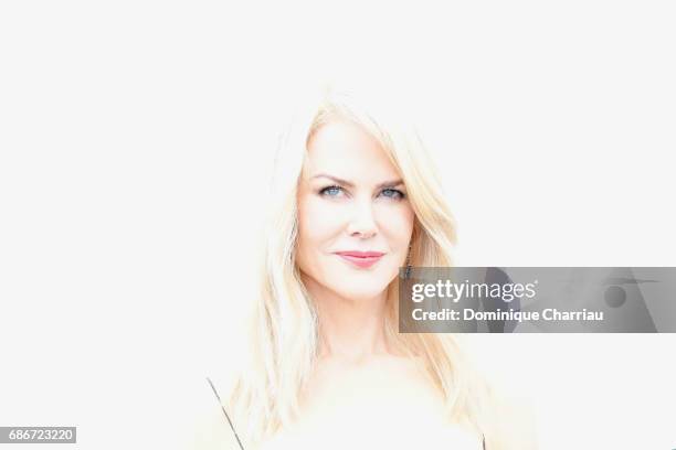 Actress Nicole Kidman attends the 'The Killing Of A Sacred Deer' photocall during the 70th annual Cannes Film Festival at on May 17, 2017 in Cannes,...