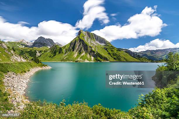 austria, vorarlberg, spullersee and rohnspitze - vorarlberg imagens e fotografias de stock