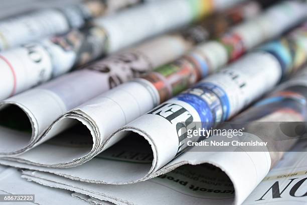 close-up of papers - banca de jornais imagens e fotografias de stock