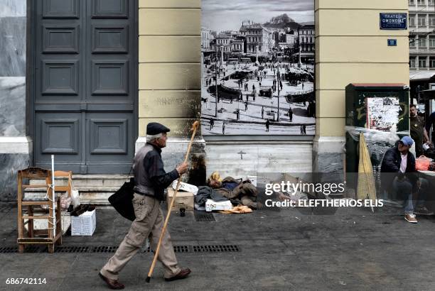 Greese Homless 244 Disbursements Stock Photos, High-Res Pictures, and Images - Getty ...