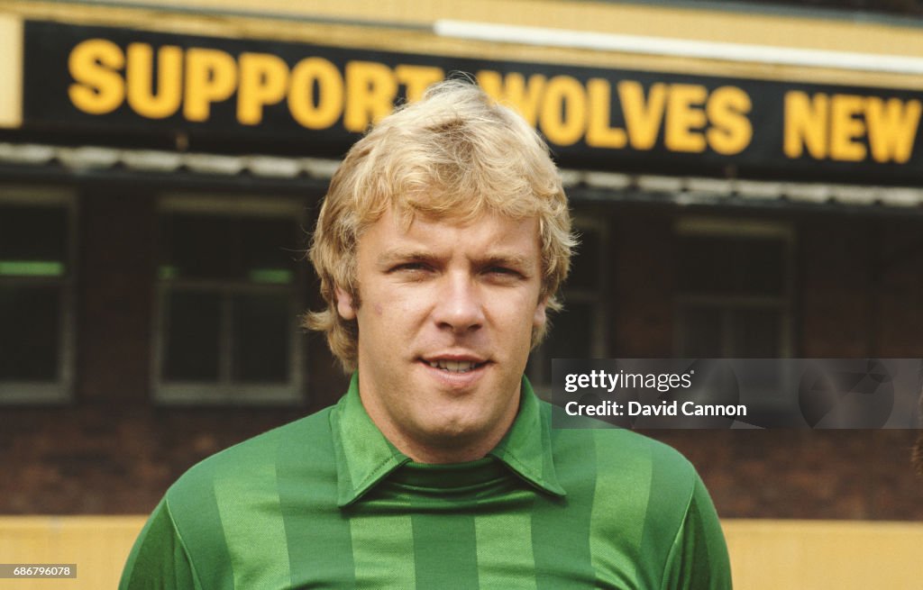 Wolverhampton Wanderers goalkeeper Paul Bradshaw 1982