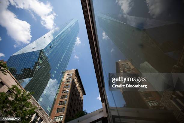 Madison Square Park Tower, left, stands at 45 East 22nd Street in the Flatiron District of New York, U.S., on Thursday, May 18, 2017. Madison Square...