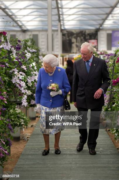 Queen Elizabeth II visits the RHS Chelsea Flower Show press day at Royal Hospital Chelsea on May 22, 2017 in London, England. The prestigious Chelsea...