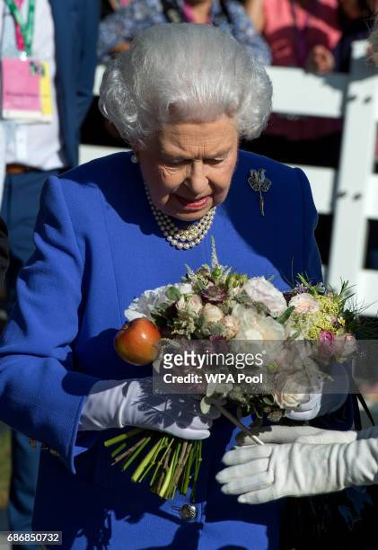 Queen Elizabeth II visits the RHS Chelsea Flower Show press day at Royal Hospital Chelsea on May 22, 2017 in London, England. The prestigious Chelsea...