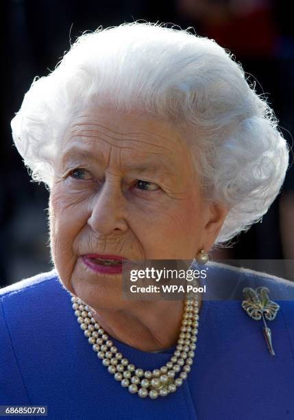 Queen Elizabeth II visits the RHS Chelsea Flower Show press day at Royal Hospital Chelsea on May 22, 2017 in London, England. The prestigious Chelsea...