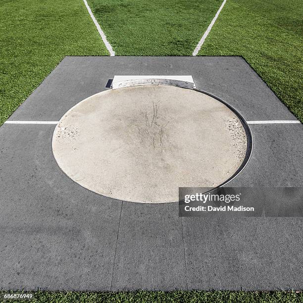 23 542 Discus Stock Photos, High-Res Pictures, and Images - Getty Images