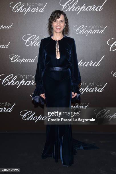Juliette Binoche attends the Chopard Trophy photocall at Hotel Martinez on May 22, 2017 in