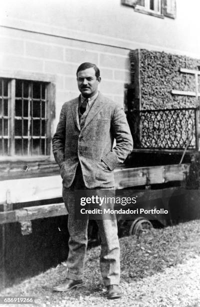 American writer Ernest Hemingway in the courtyard of his house in Paris, in Rue Notre Dame des Champs. Paris, 1924