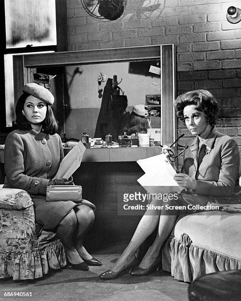 Actors Barbara Parkins as Anne Welles and Susan Hayward as Helen Lawson in the film 'Valley of the Dolls', based on the novel by Jacqueline Susann,...
