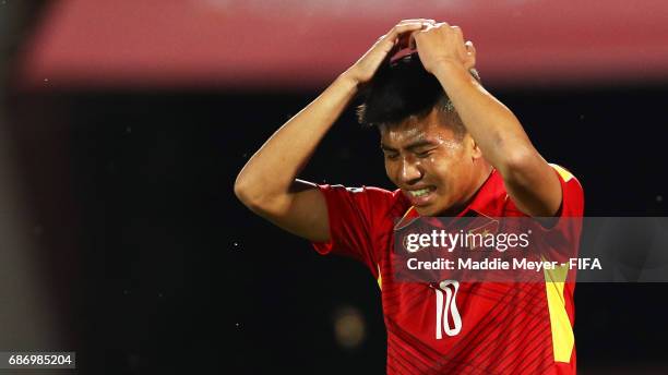 Thanh Binh Dinh of Vietnam reacts after missing a shot during the FIFA U-20 World Cup Korea Republic 2017 group E match between Vietnam and New...