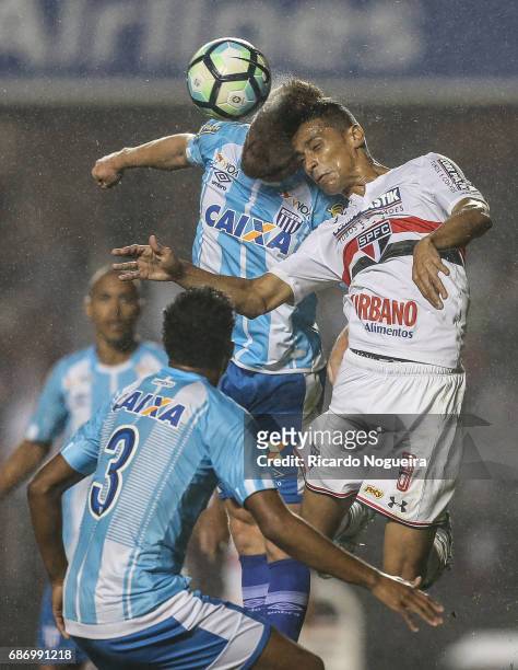 Cicero of Sao Paulo battles for the ball with Fagner Alemao of Avai during a match between Sao Paulo and Avai as a part of Campeonato Brasileiro 2017...