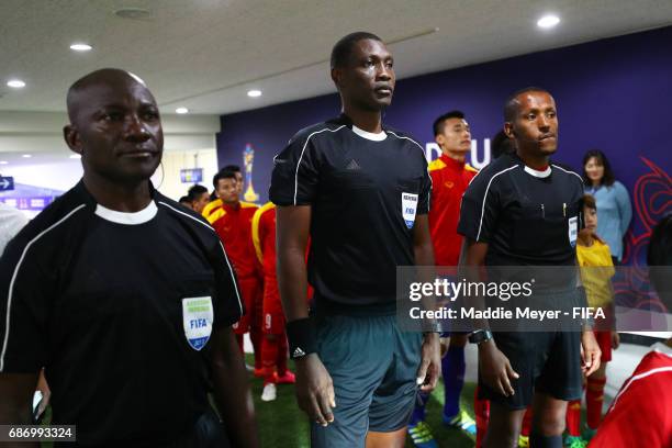 Referee Sidi Alioum of Cameroon, center, waits to lead Vietnam and New Zealand onto the pitch before the FIFA U-20 World Cup Korea Republic 2017...