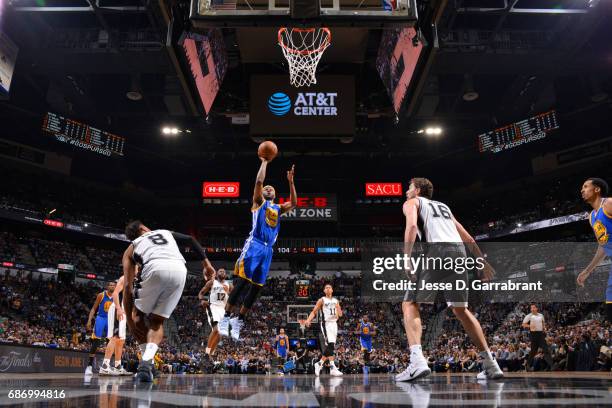 Ian Clark of the Golden State Warriors shoots the ball against the San Antonio Spurs during Game Four of the Western Conference Finals of the 2017...