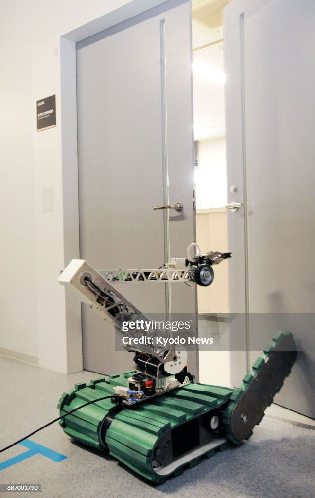 Rescue robot unveiled at Kyoto University