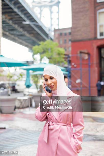 #MuslimGirl Answering a Phone Call