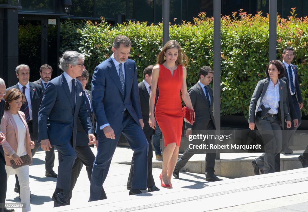 Spanish Royals Deliver 'La Caixa' Scholarships