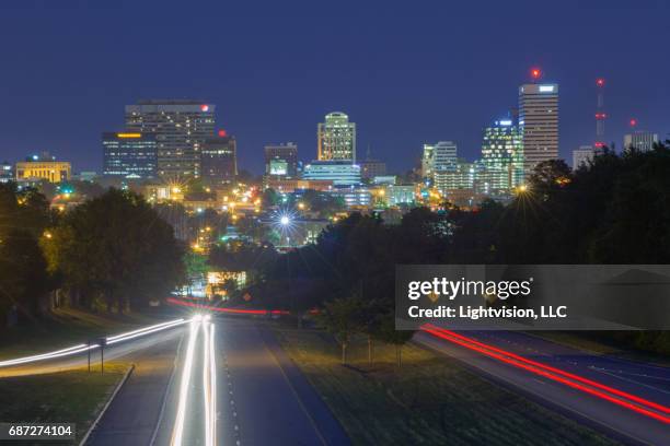 columbia, south carolina downtown skyline - columbia fotografías e imágenes de stock