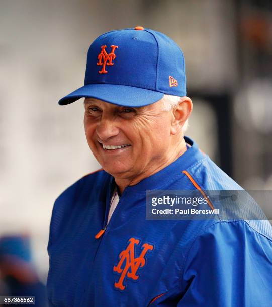 Manager Terry Collins of the New York Mets talks with his team before an interleague MLB baseball game against the Los Angeles Angels of Anaheim on...