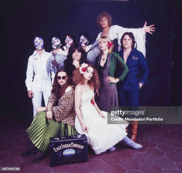 The singer-songwriter Renato Zero surrounded by the dancres and the actors of the Trapezio Tour. Italy, 1976