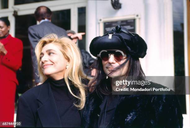 The singer-songwriter Renato Zero and the TV presenter Mara Venier at the press conference for the 1994 Sanremo Music Festival. Sanremo, Italy. 1994
