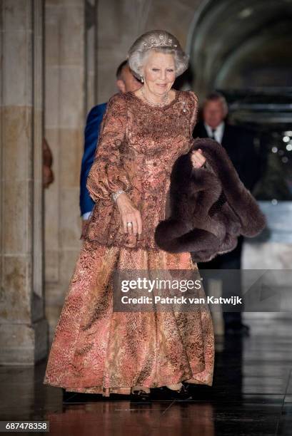 Princess Beatrix of The Netherlands leaves the royal palace after the gala dinner for the Corps Diplomatic on May 23, 2017 in Amsterdam, Netherlands.