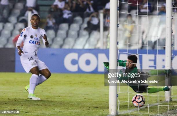 David Braz of Santos scores their first goal during the match between Santos and Sporting Cristal for the Copa Bridgestone Libertadores 2017 at Vila...