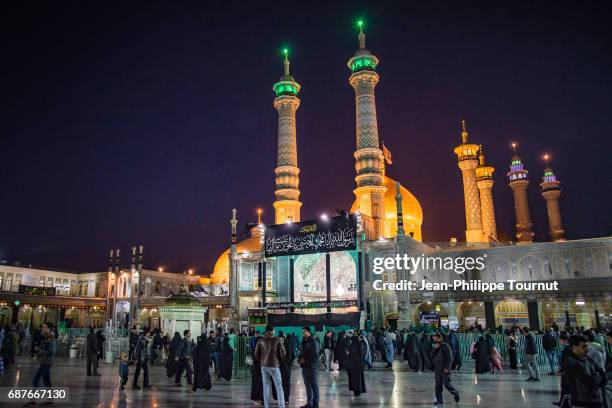 fatima masumeh shrine at night, in qom, northern iran - qom bildbanksfoton och bilder