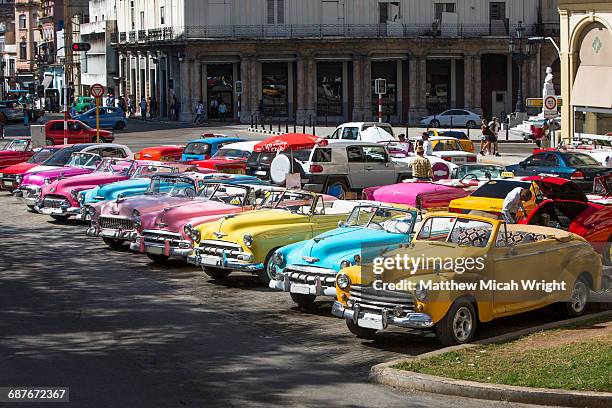 street scenes around parque central in havana. - havana bildbanksfoton och bilder