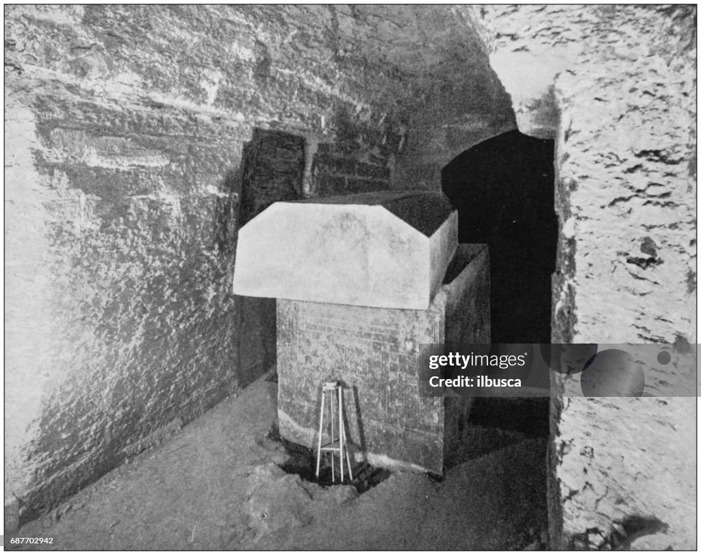 Antiguas fotografías de Tierra Santa, Egipto y Medio Oriente: sarcófago del Toro Apis, Saqqara