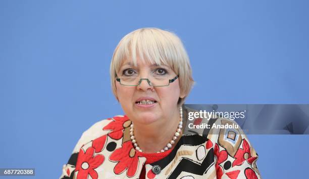 Cöaudia Roth 201 Co Chairwoman Claudia Roth Stock Photos, High-Res Pictures, and ...