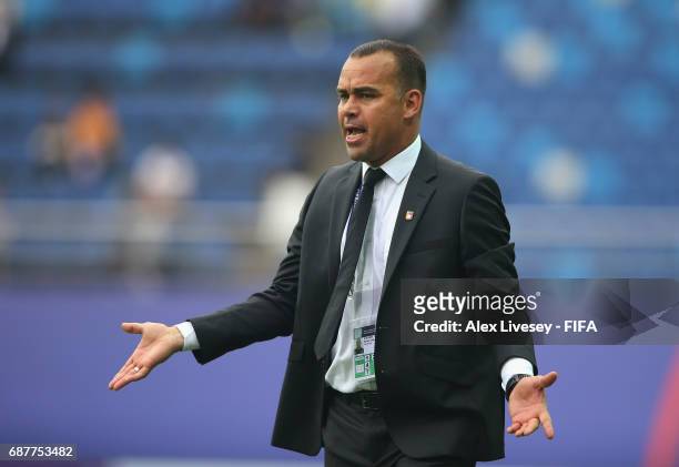 Rafael Dudamel the coach of Venezuela reacts during the FIFA U-20 World Cup Korea Republic 2017 group B match between Venezuela and Vanuatu at...