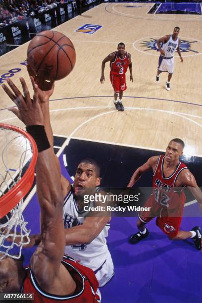 Corliss Williamson of the Sacramento Kings shoots against the Miami Heat circa 1996 at Arco Arena in Sacramento, California. NOTE TO USER: User...