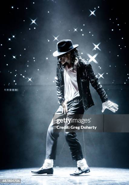 452 Michael Jackson Searching For Neverland Stock Photos, High-Res ...