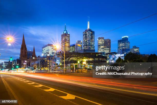 melbourne city at night - melbourne bridge stock pictures, royalty-free photos & images