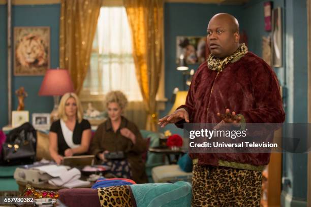 Kimmy Bites an Onion!" Episode 313 -- Pictured: Jane Krakowski as Jacqueline White, Carol Kane as Lillian Kaushtupper, Tituss Burgess as Titus...