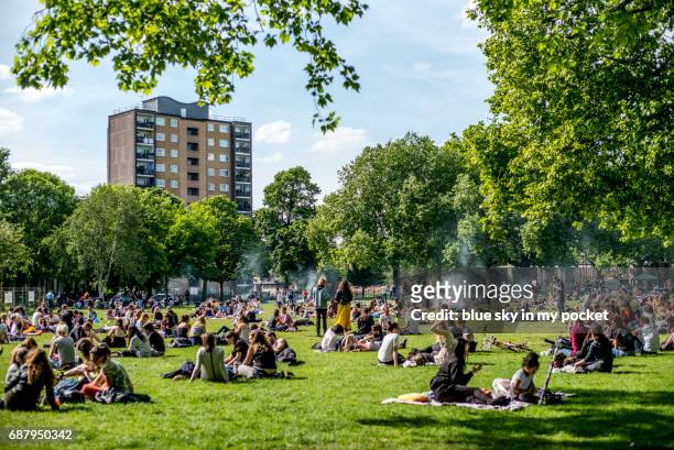 london fields barbecue area. - hackney london stock pictures, royalty-free photos & images