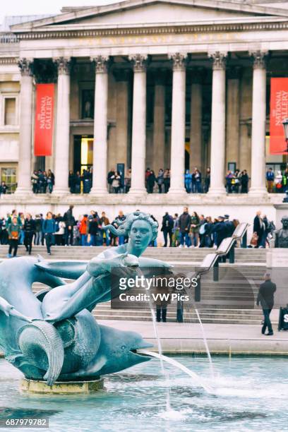 Fountain and National Gallery museum. Trafalgar Square. Londres, Inglaterra, Reino Unido.