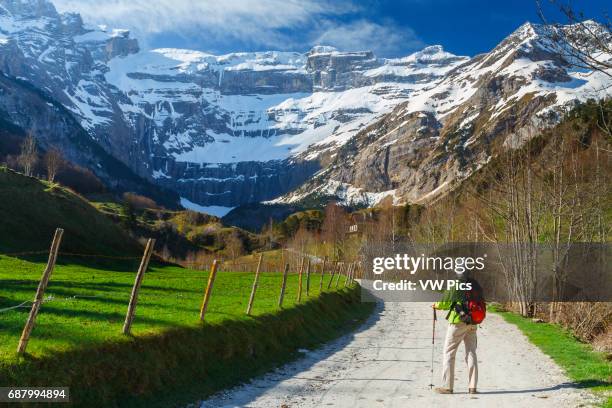 Gavarnie glacier cirque. Hautes-Pyrenees department, Midi-Pyrenees region, France, Europe.