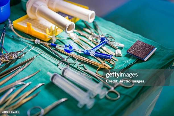 surgical equipment-operating theatre - cirurgia de transplante - fotografias e filmes do acervo