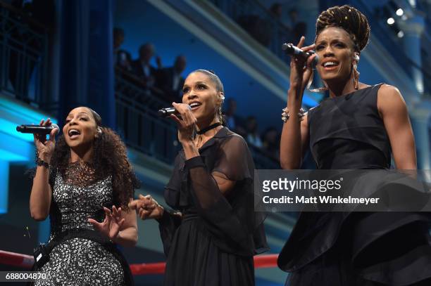Terry Ellis, Cindy Herron-Braggs, and Rhona Bennett of 'En Vogue' perform onstage at the B. Riley & Co. 8th Annual "Big Fighters, Big Cause" Charity...