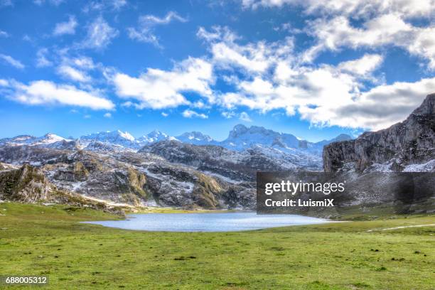 asturias - nube de tormenta 個照片及圖片檔