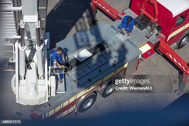 Fire Mechanic Fire Truck Mechanic Photos and Premium High Res Pictures - Getty Images