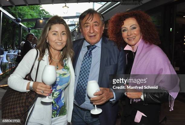 Andrea vom Badesee, Richard Lugner and Christina Lugner pose during the 'Die Allee zum Genuss' restaurant opening party on May 24, 2017 in Vienna,...