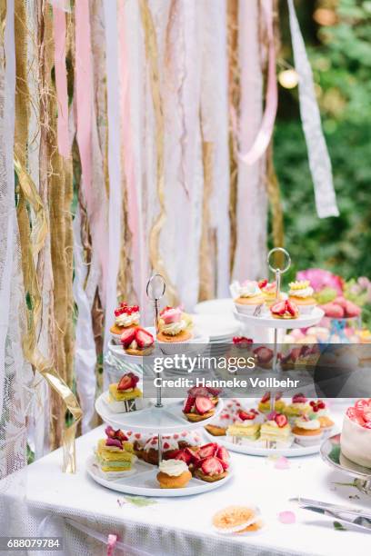 wedding cake table - hanneke vollbehr bildbanksfoton och bilder