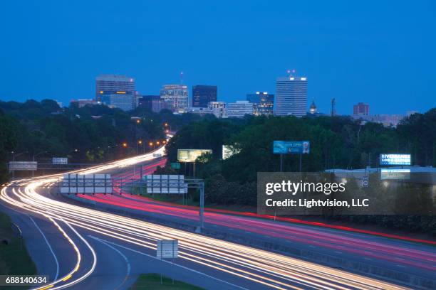 columbia, south carolina downtown skyline - columbia south carolina fotografías e imágenes de stock