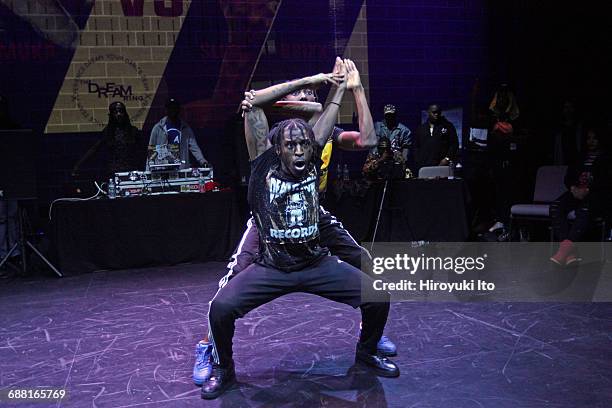 Flexing Dance Move 97 Flexing (Dance) Stock Photos, High-Res Pictures, and Images - Getty ...