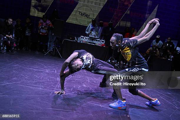 Flexing Dance Move 97 Flexing (Dance) Stock Photos, High-Res Pictures, and Images - Getty ...